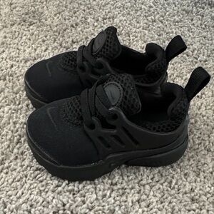 Nike Kids Black Sneakers